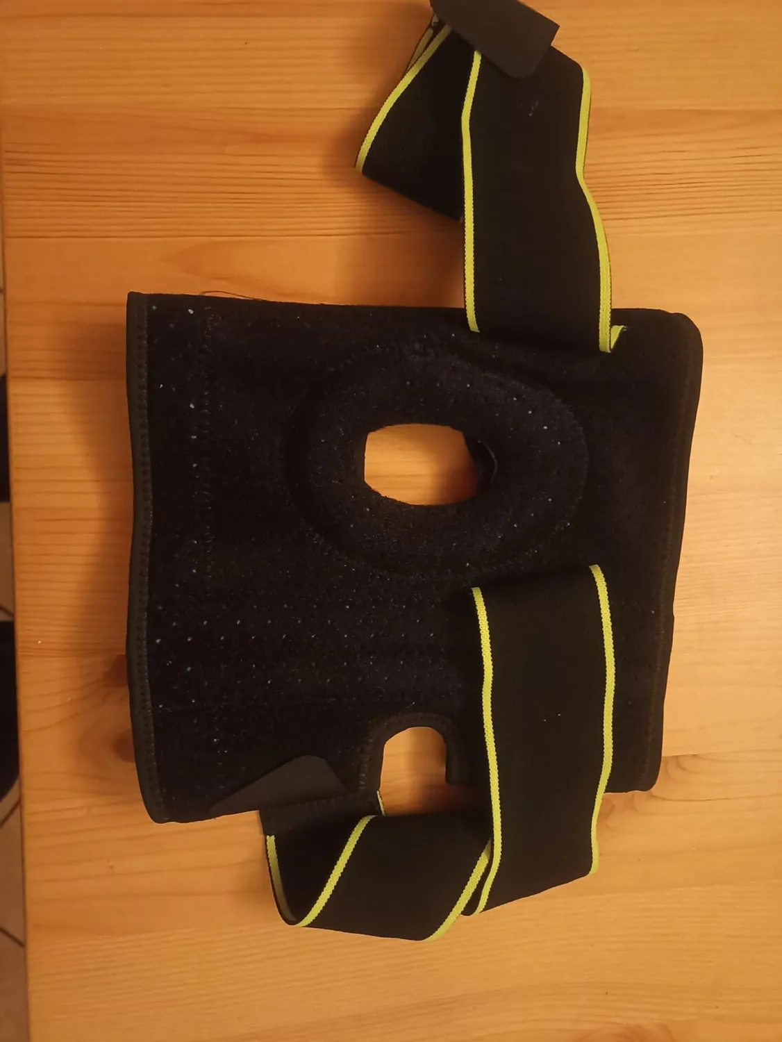 Bodyprox Tutore Ginocchio Ginocchiera S/M con Stabilizzatori e Gel