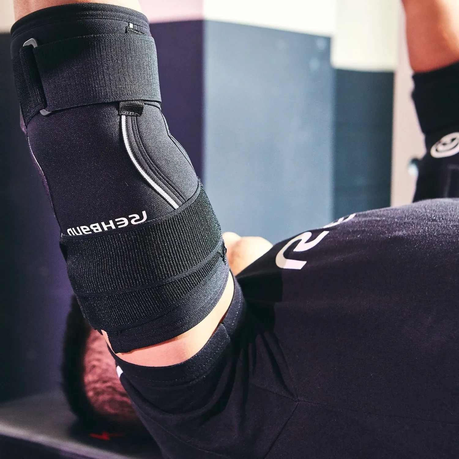 Rehband Power Max Dual-Strap gomitiera nero singolo 7 mm