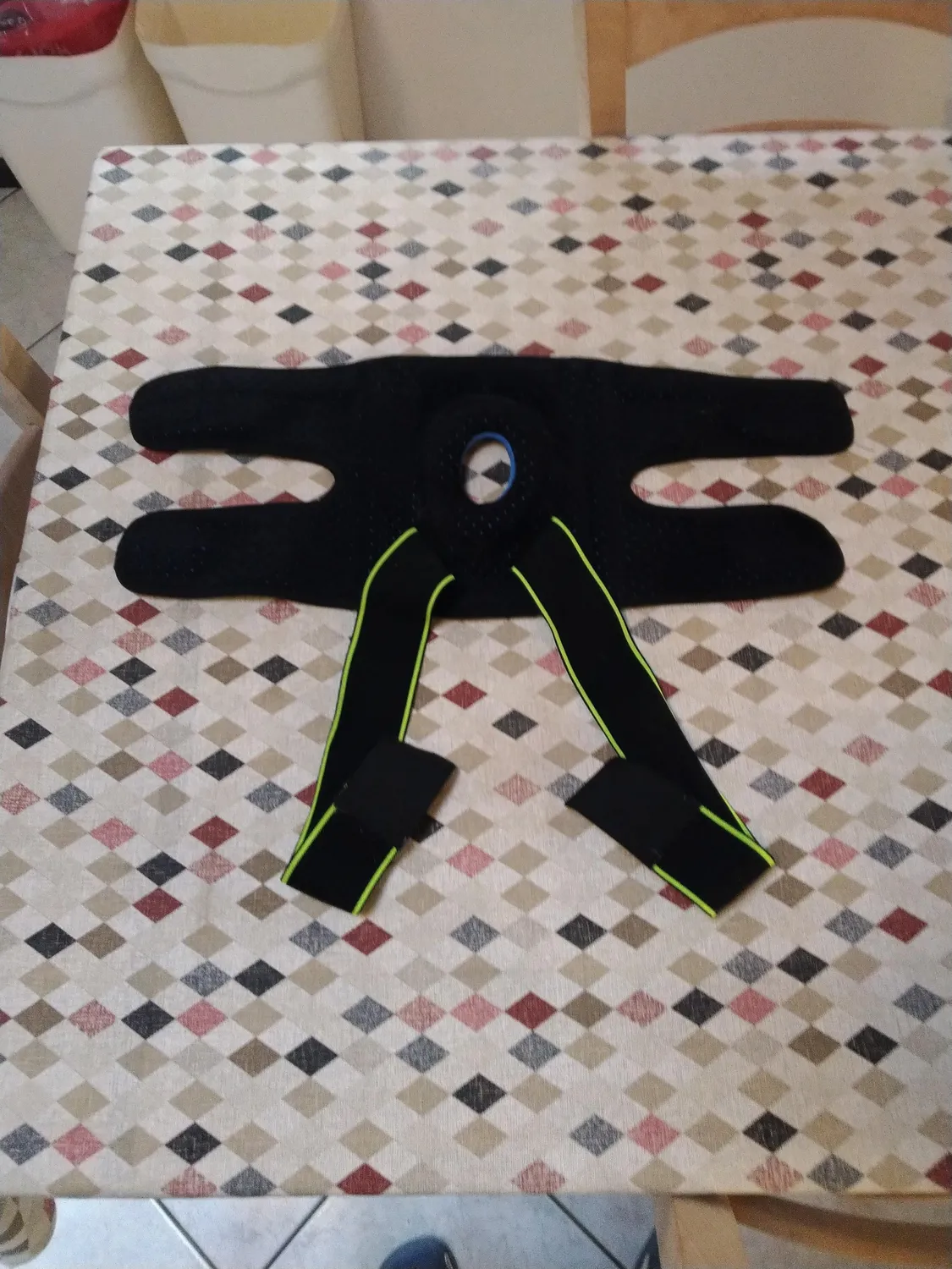 Bodyprox Tutore Ginocchio Ginocchiera S/M con Stabilizzatori e Gel